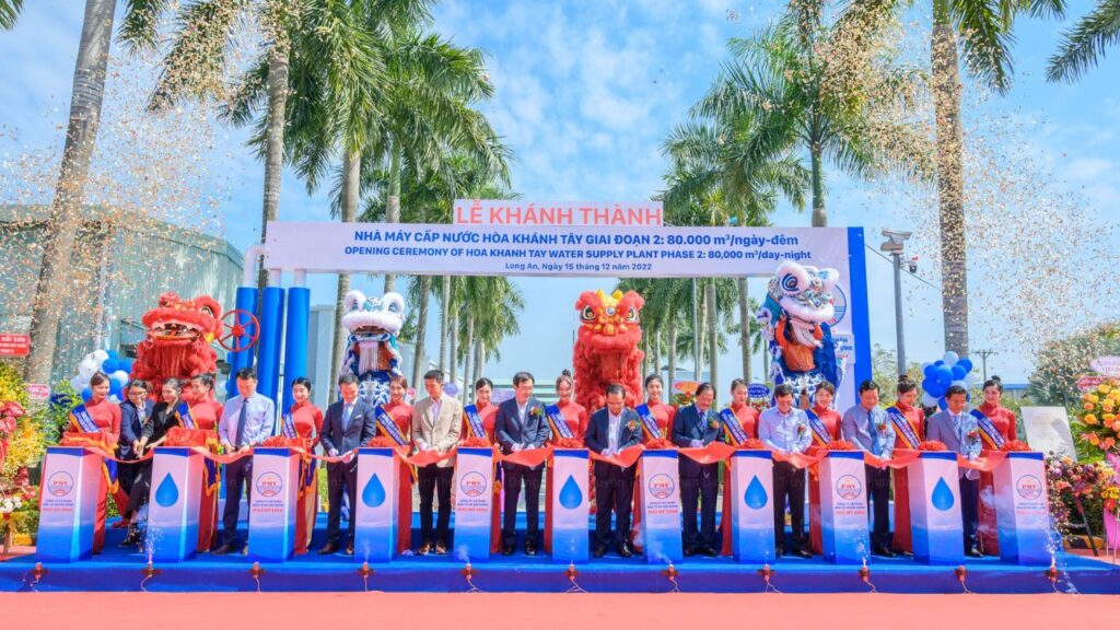 Nghi thức cắt băng khánh thành