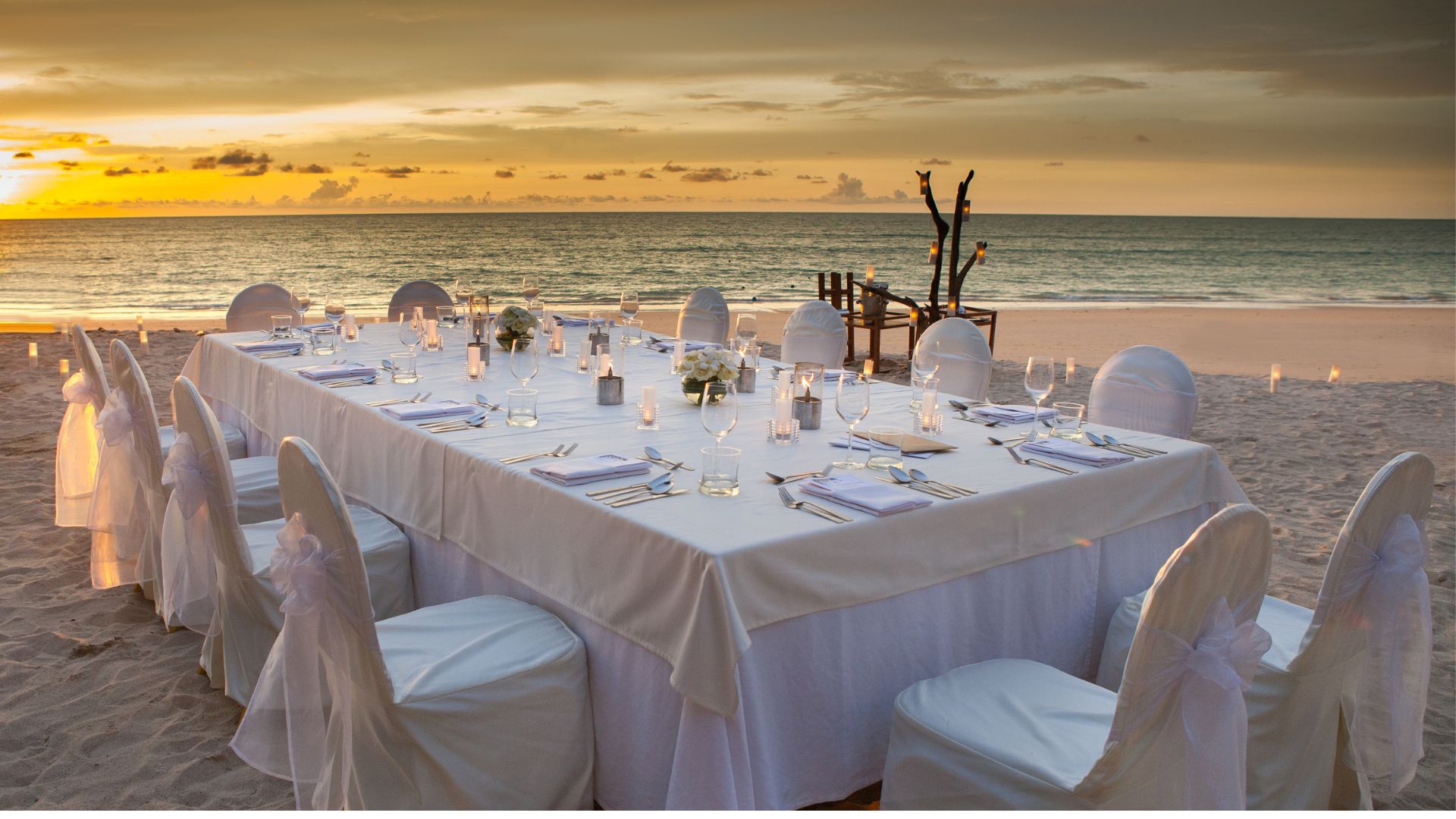 Gala Dinner - chủ đề trên biển