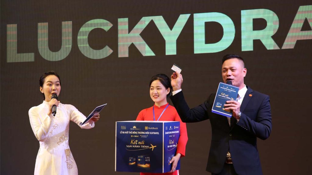 Bốc thăm lucky draw - (Nguồn ảnh: Wekid)