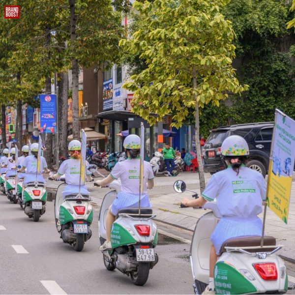 Thực hiện roadshow