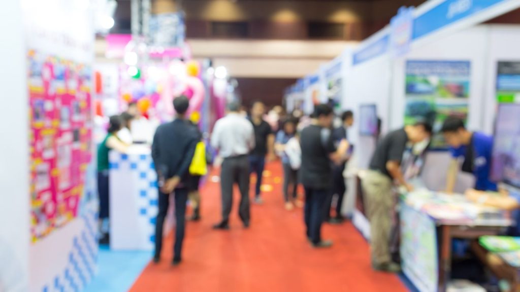 Tiến hành thực hiện trade show