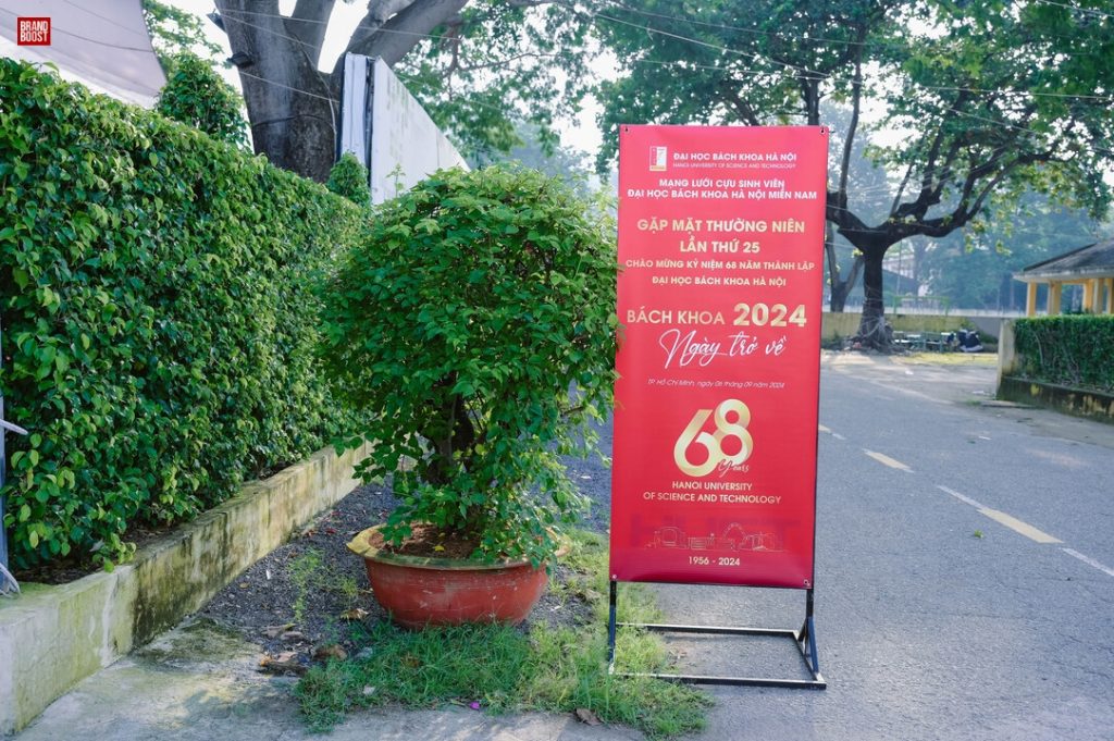 Standee sự kiện kỉ niệm thành lập Đại học Bách Khoa