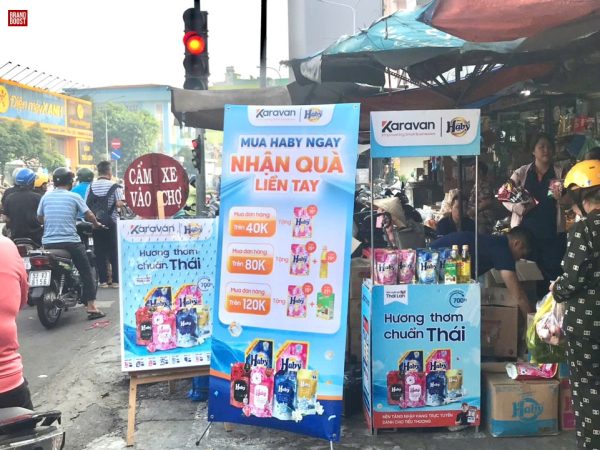 Booth và standee của thương hiệu Haby đặt tại chợ