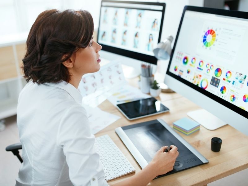 Tiến hành lên ý tưởng thiết kế booth