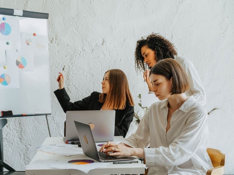 Quy trình thiết kế và thi công gian hàng triển lãm tại BrandBoost