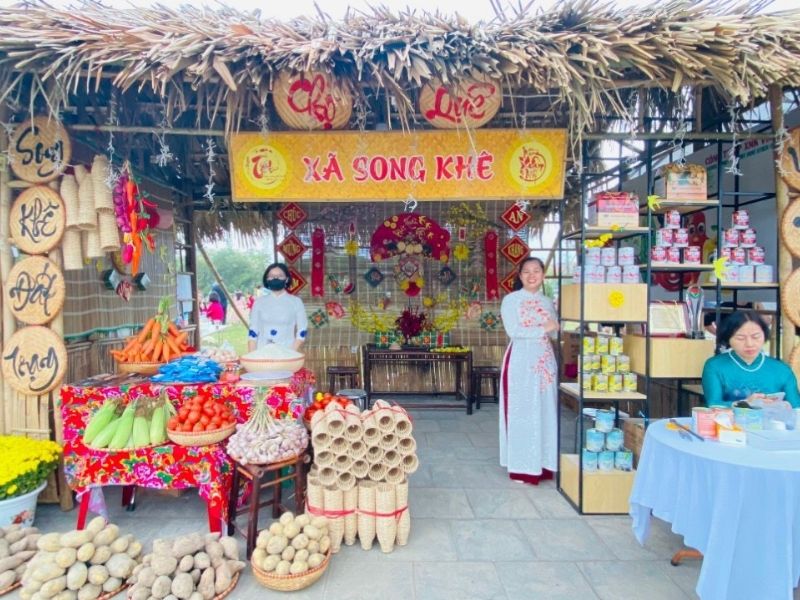 Gian hàng đậm chất quê tại Sông Khê