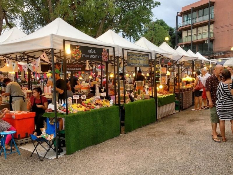 Gian hàng ẩm thực