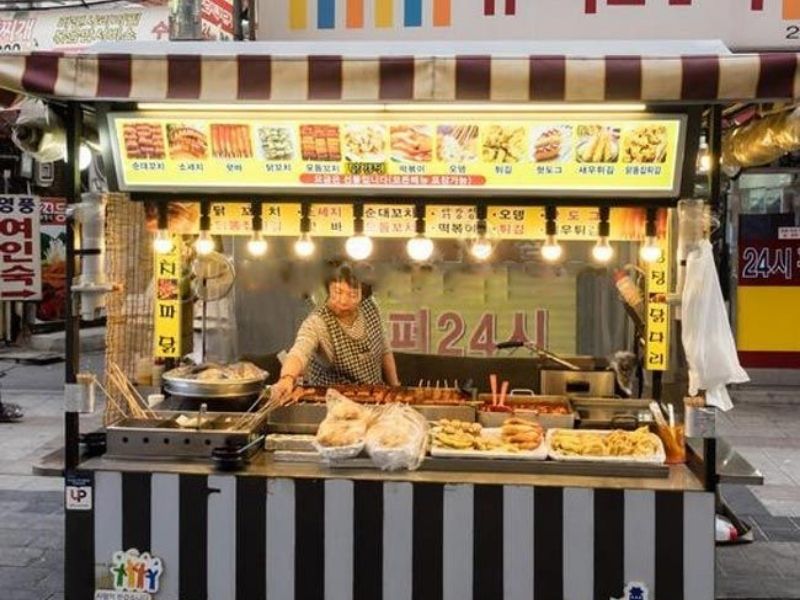 Gian hàng ẩm thực