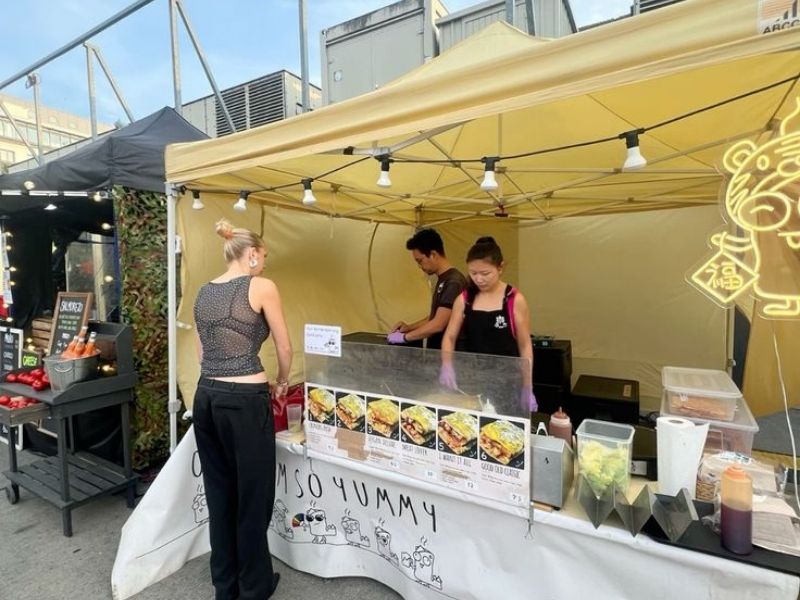 Gian hàng ẩm thực