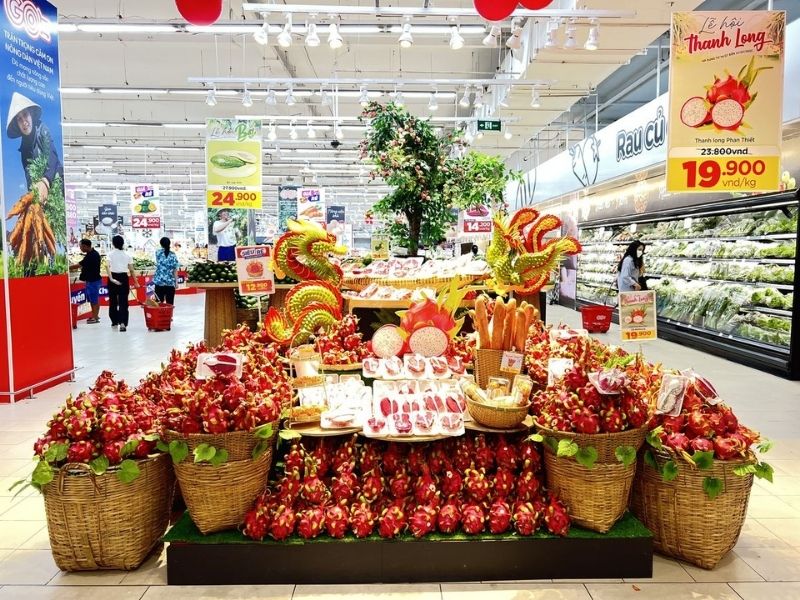 Gian hàng trưng bày sản phẩm trái cây