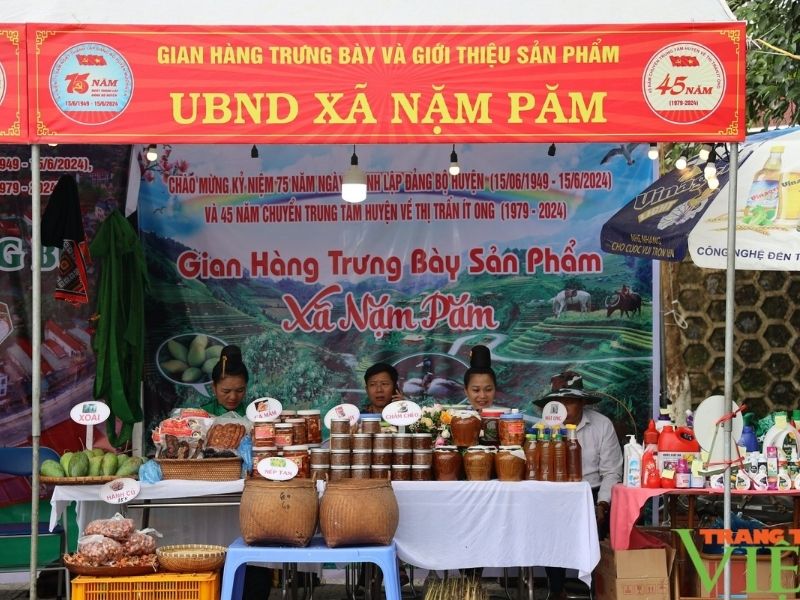 Gian hàng trưng bày sản phẩm nông nghiệp